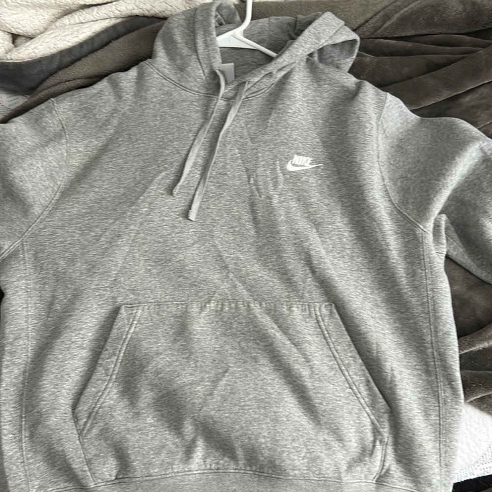 Grey nike sweatshirt